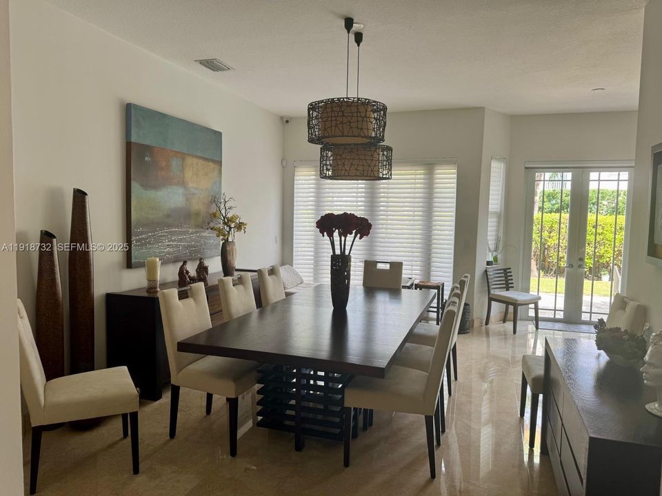 For Sale: $1,100,000 (4 beds, 2 baths, 2138 Square Feet)