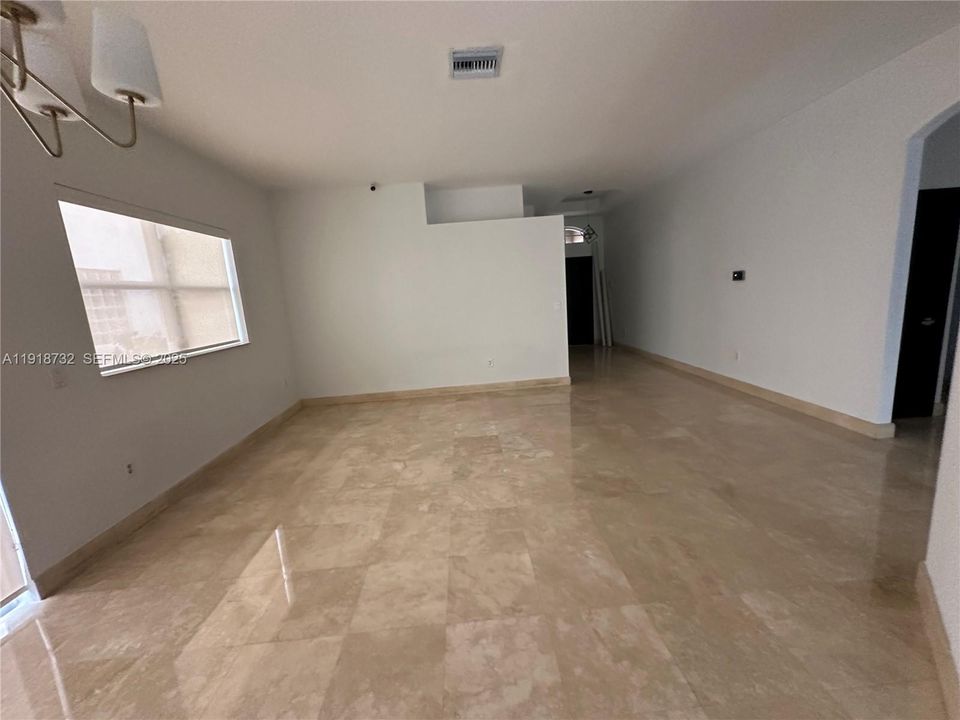 For Sale: $1,100,000 (4 beds, 2 baths, 2138 Square Feet)