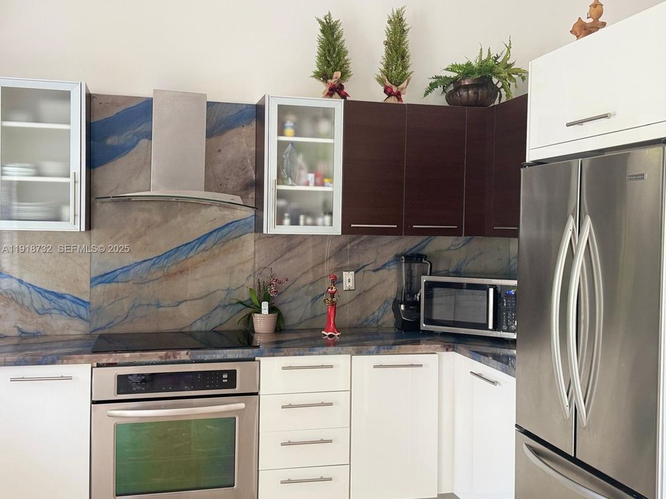 For Sale: $1,100,000 (4 beds, 2 baths, 2138 Square Feet)