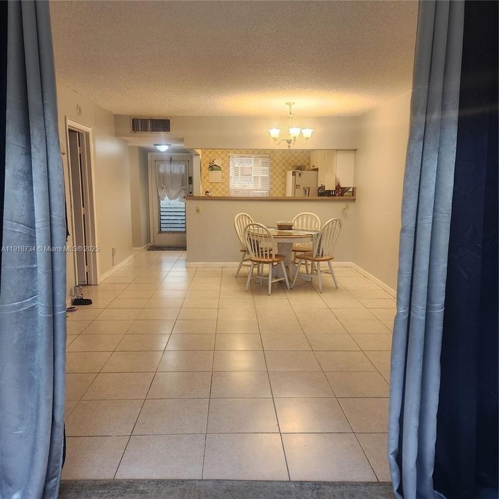 На продажу: $74,500 (1 спален, 1 ванн, 660 Квадратных фут)