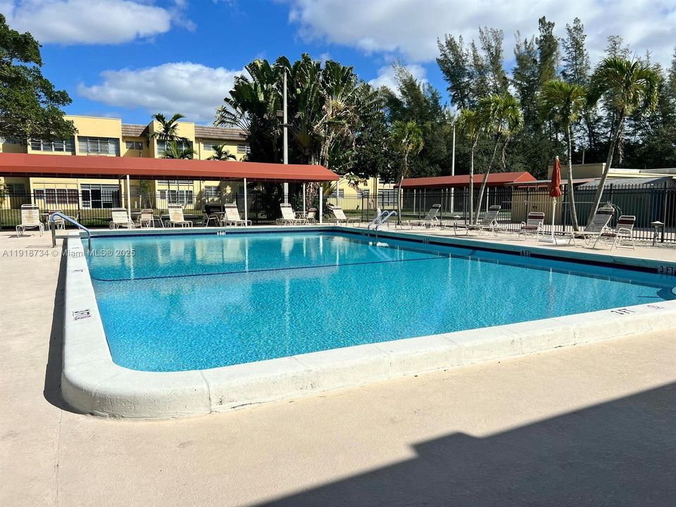 На продажу: $74,500 (1 спален, 1 ванн, 660 Квадратных фут)