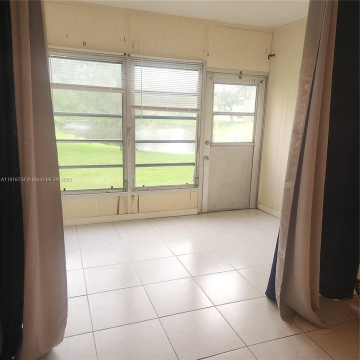 На продажу: $74,500 (1 спален, 1 ванн, 660 Квадратных фут)