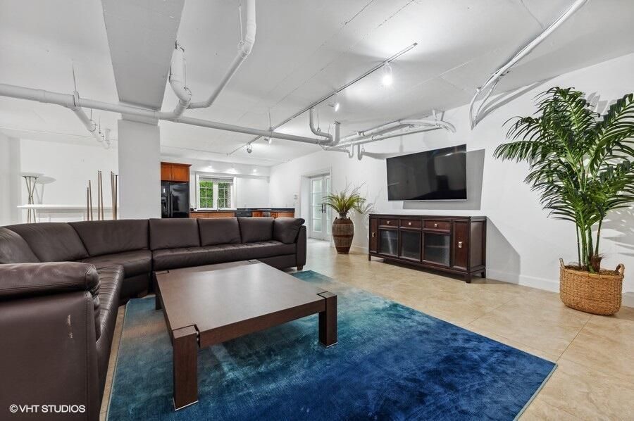 25_6103NOceanBlvd_156002_BonusRoom_LowRe