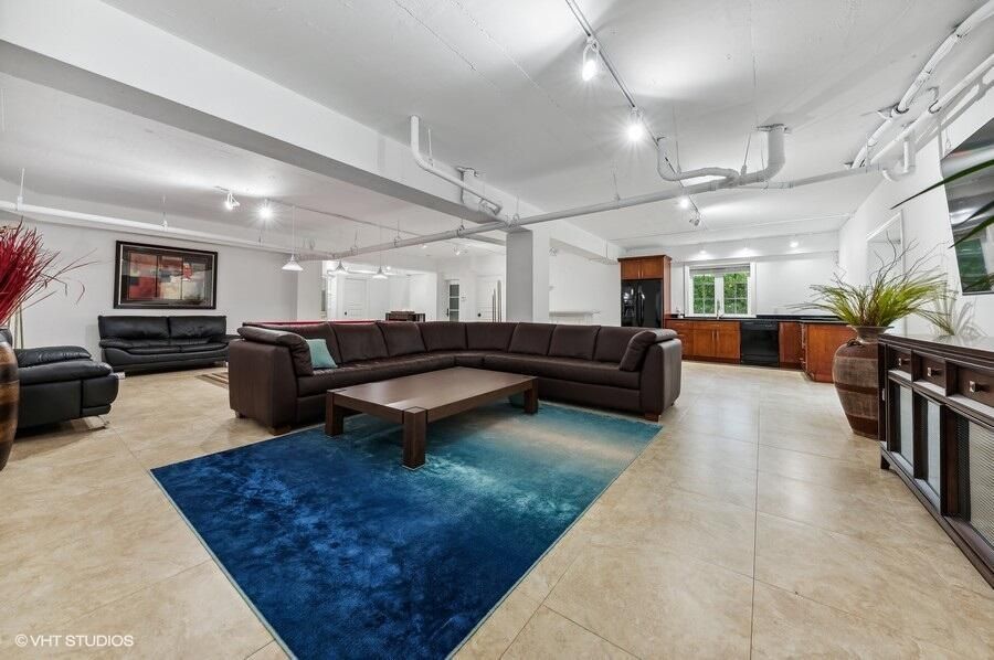 24_6103NOceanBlvd_156001_BonusRoom_LowRe