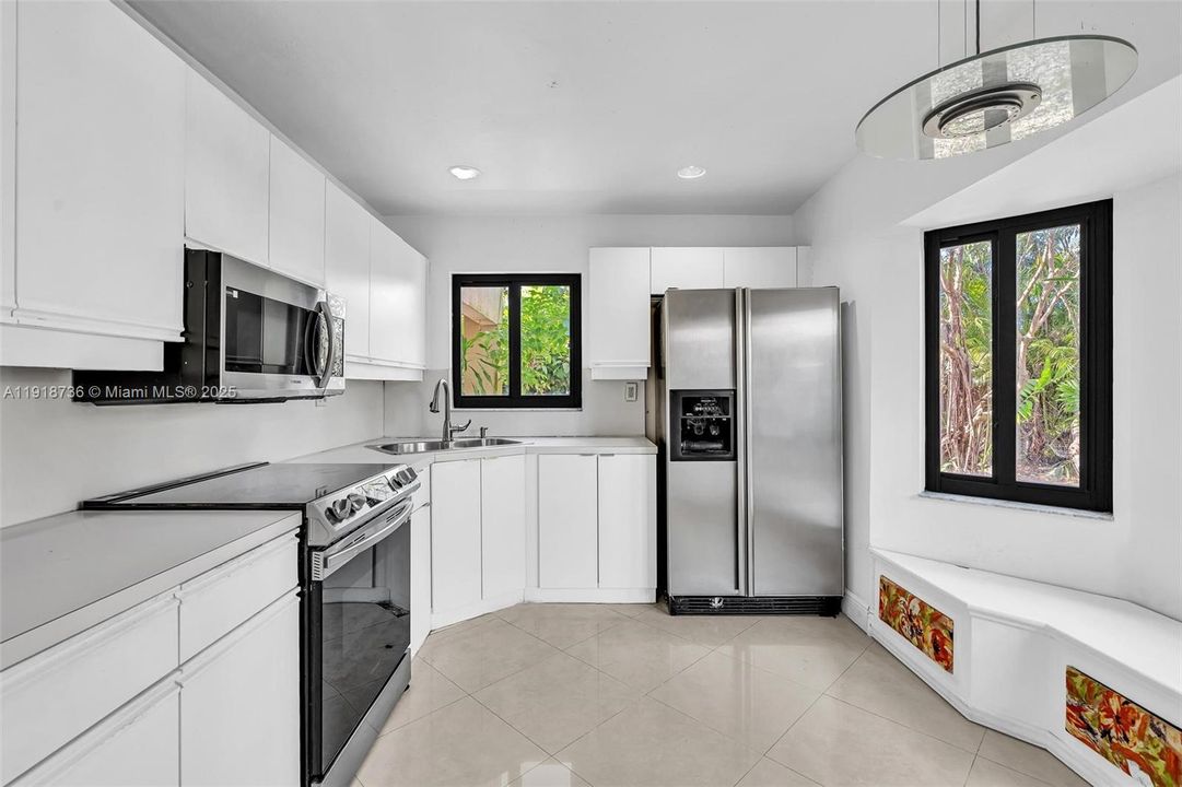 Active With Contract: $579,997 (4 beds, 2 baths, 2050 Square Feet)