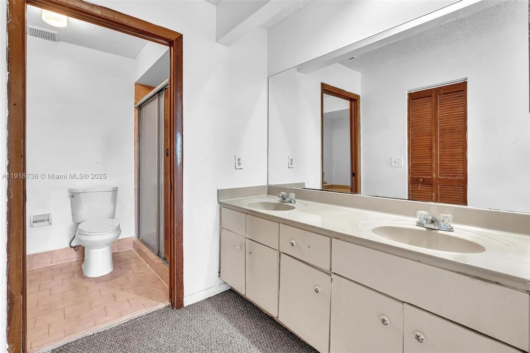 Master Bath Upstairs
