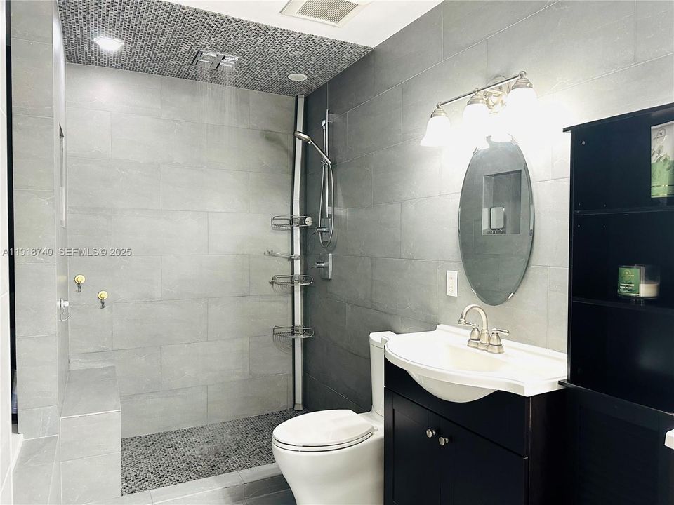 На продажу: $820,000 (3 спален, 2 ванн, 1891 Квадратных фут)