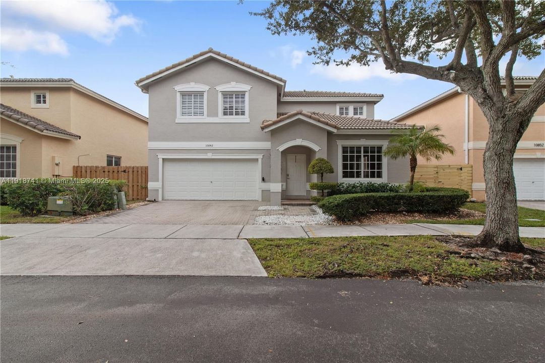 For Sale: $875,000 (4 beds, 2 baths, 1886 Square Feet)