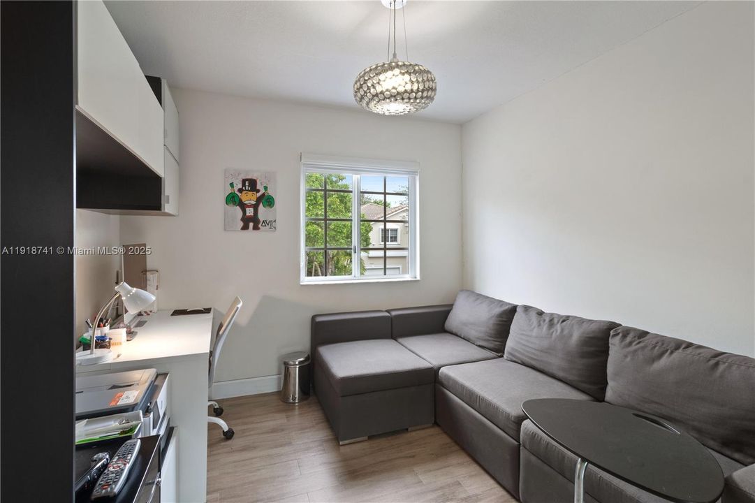 For Sale: $875,000 (4 beds, 2 baths, 1886 Square Feet)