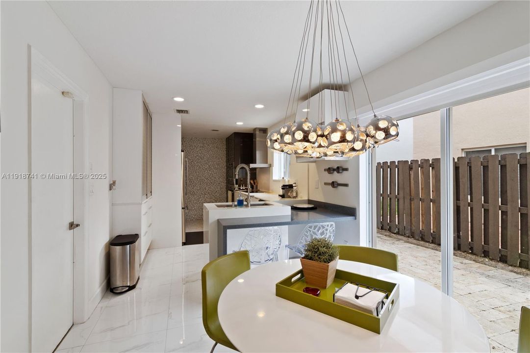 For Sale: $875,000 (4 beds, 2 baths, 1886 Square Feet)