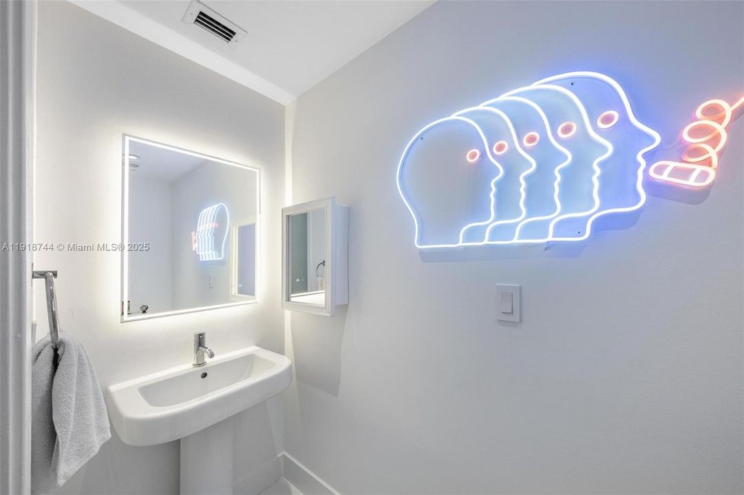 For Rent: $9,000 (2 beds, 2 baths, 1794 Square Feet)