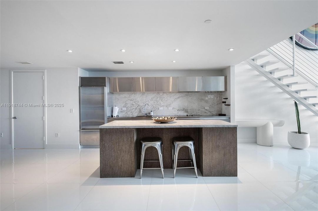 For Rent: $9,000 (2 beds, 2 baths, 1794 Square Feet)