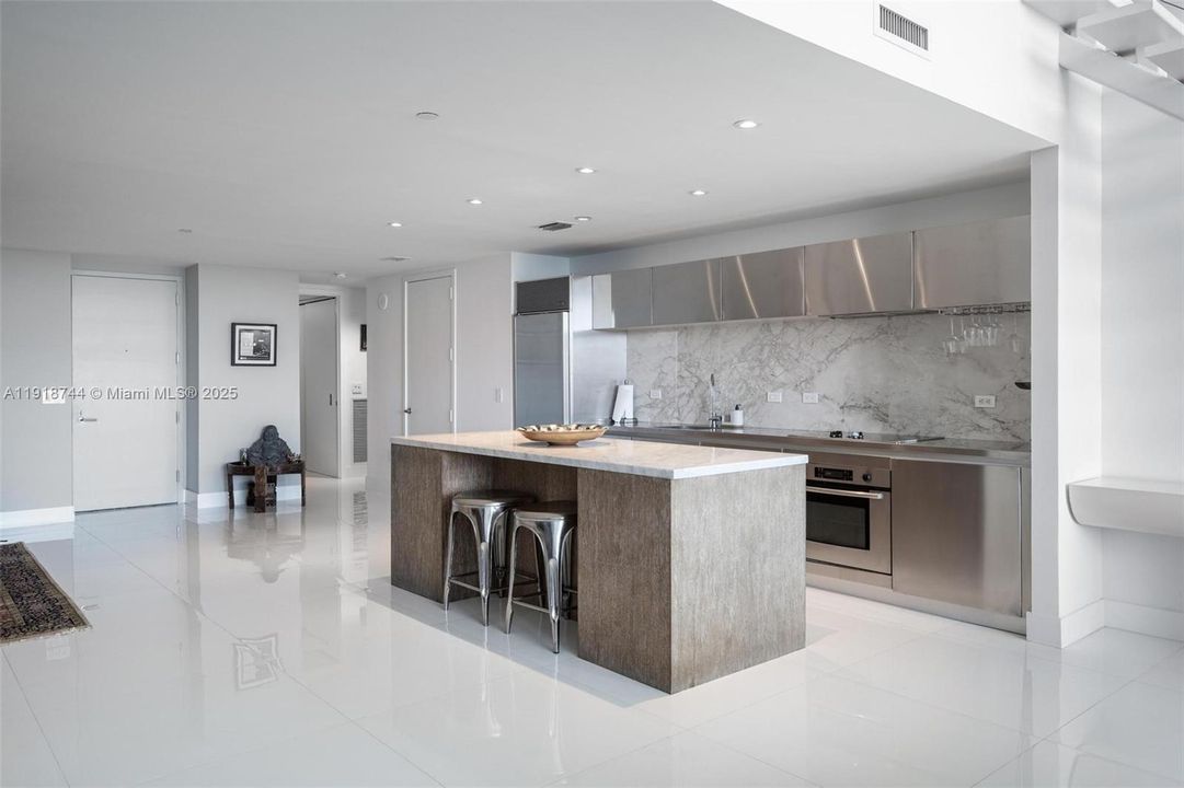 For Rent: $9,000 (2 beds, 2 baths, 1794 Square Feet)