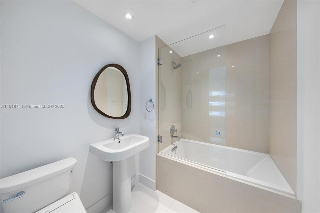 For Rent: $9,000 (2 beds, 2 baths, 1794 Square Feet)