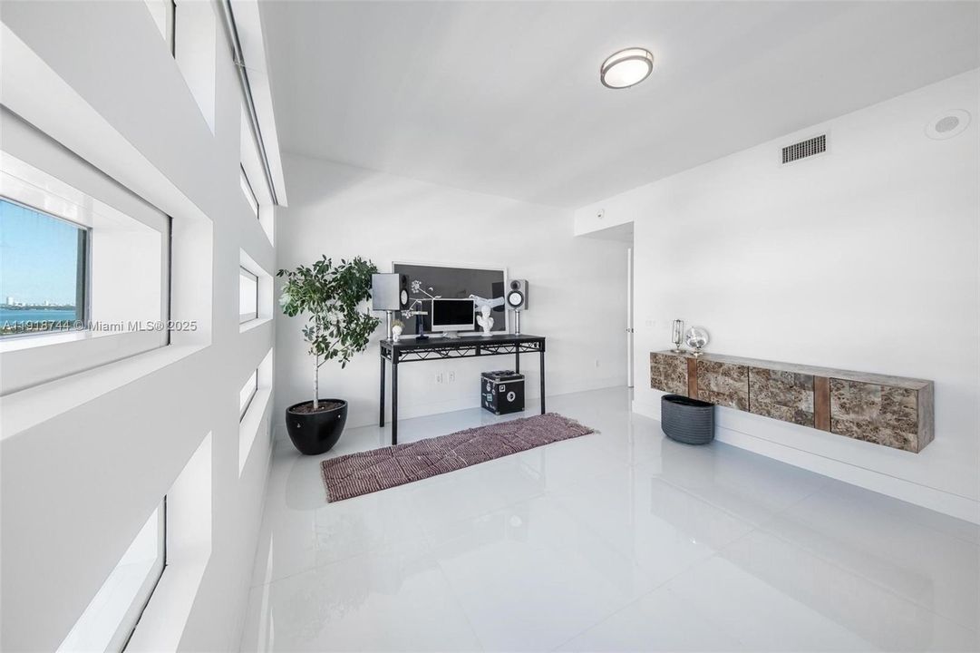 For Rent: $9,000 (2 beds, 2 baths, 1794 Square Feet)