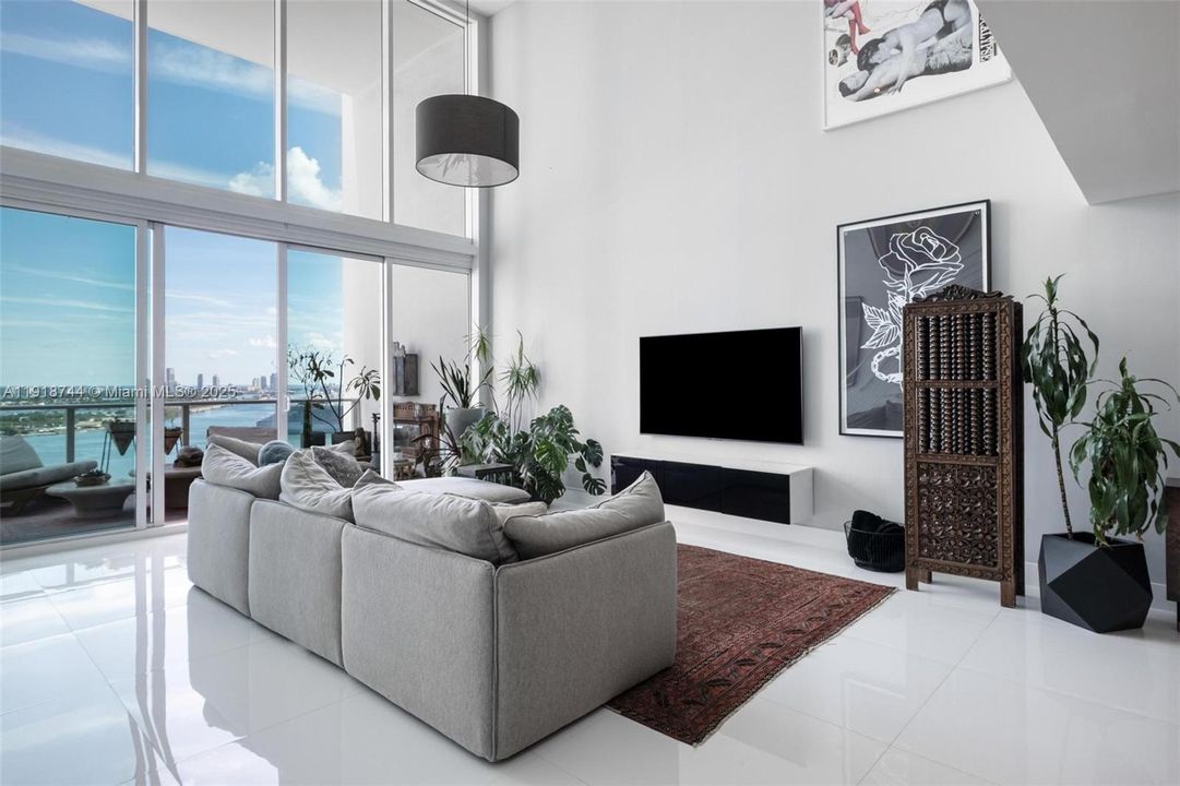 For Rent: $9,000 (2 beds, 2 baths, 1794 Square Feet)