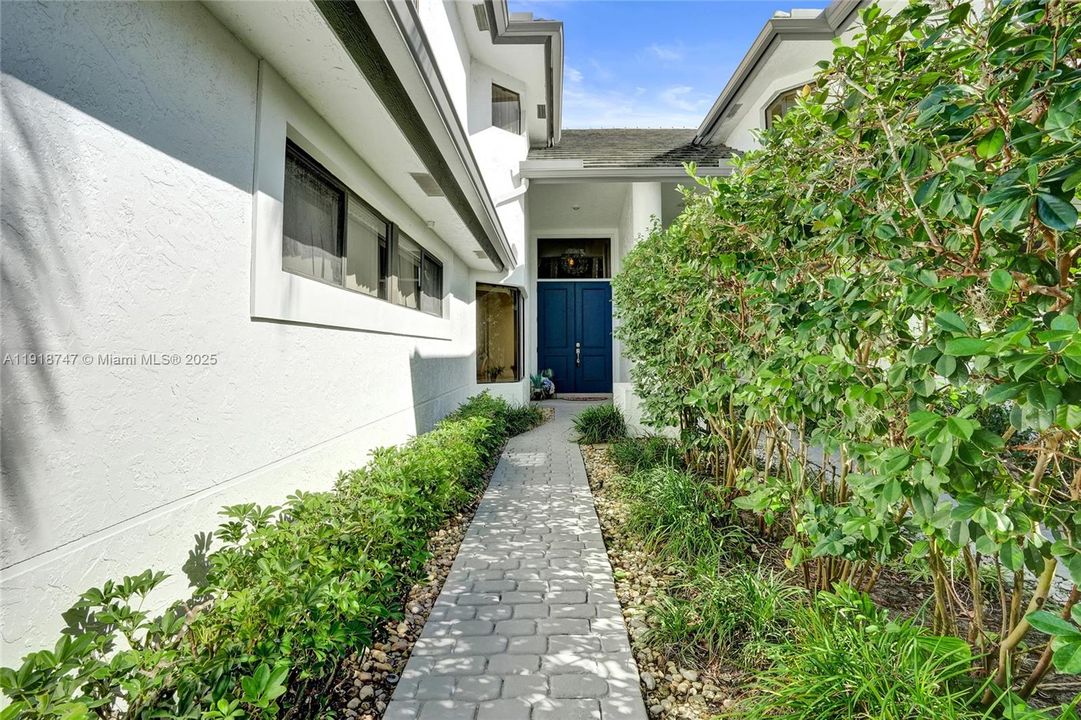 For Sale: $600,000 (3 beds, 2 baths, 1797 Square Feet)