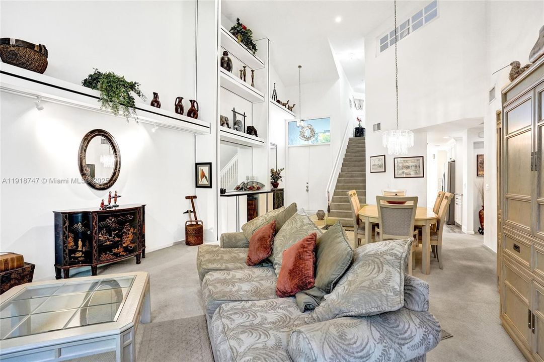 For Sale: $600,000 (3 beds, 2 baths, 1797 Square Feet)