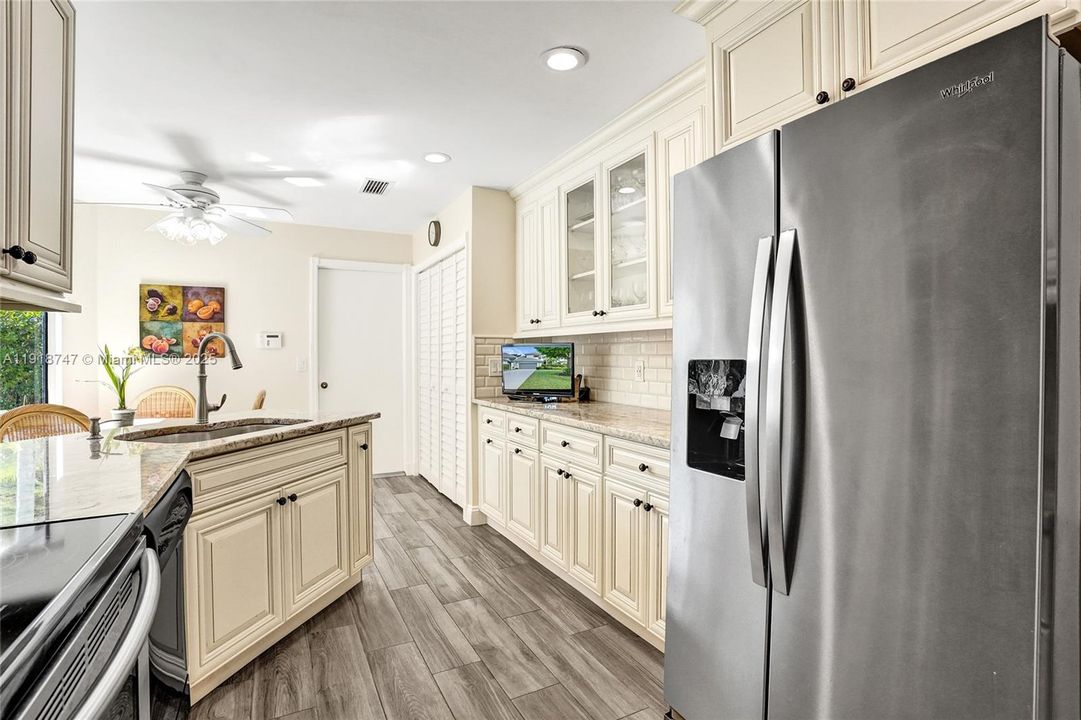 For Sale: $600,000 (3 beds, 2 baths, 1797 Square Feet)