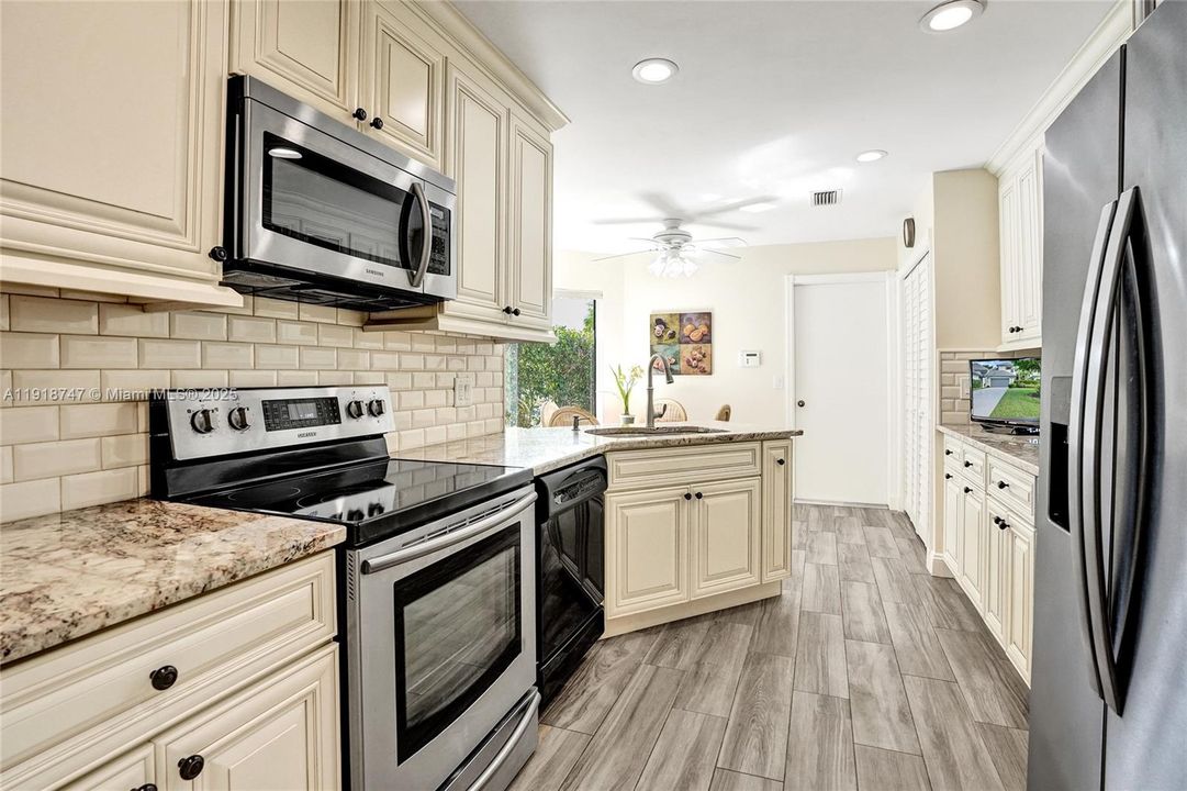 For Sale: $600,000 (3 beds, 2 baths, 1797 Square Feet)