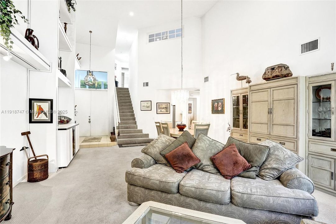 For Sale: $600,000 (3 beds, 2 baths, 1797 Square Feet)