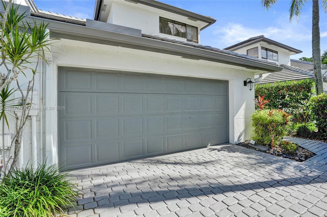 For Sale: $600,000 (3 beds, 2 baths, 1797 Square Feet)