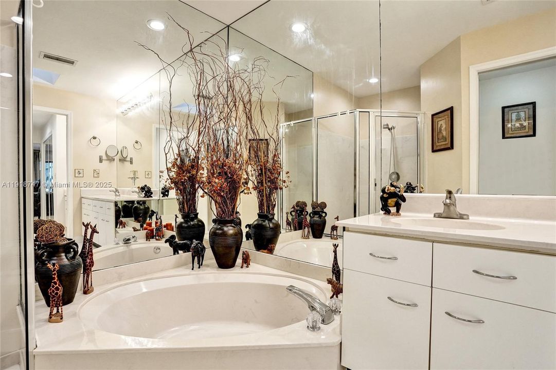 For Sale: $600,000 (3 beds, 2 baths, 1797 Square Feet)