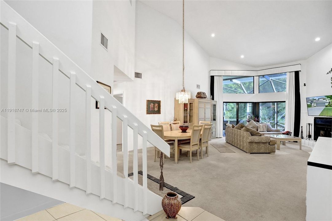 For Sale: $600,000 (3 beds, 2 baths, 1797 Square Feet)