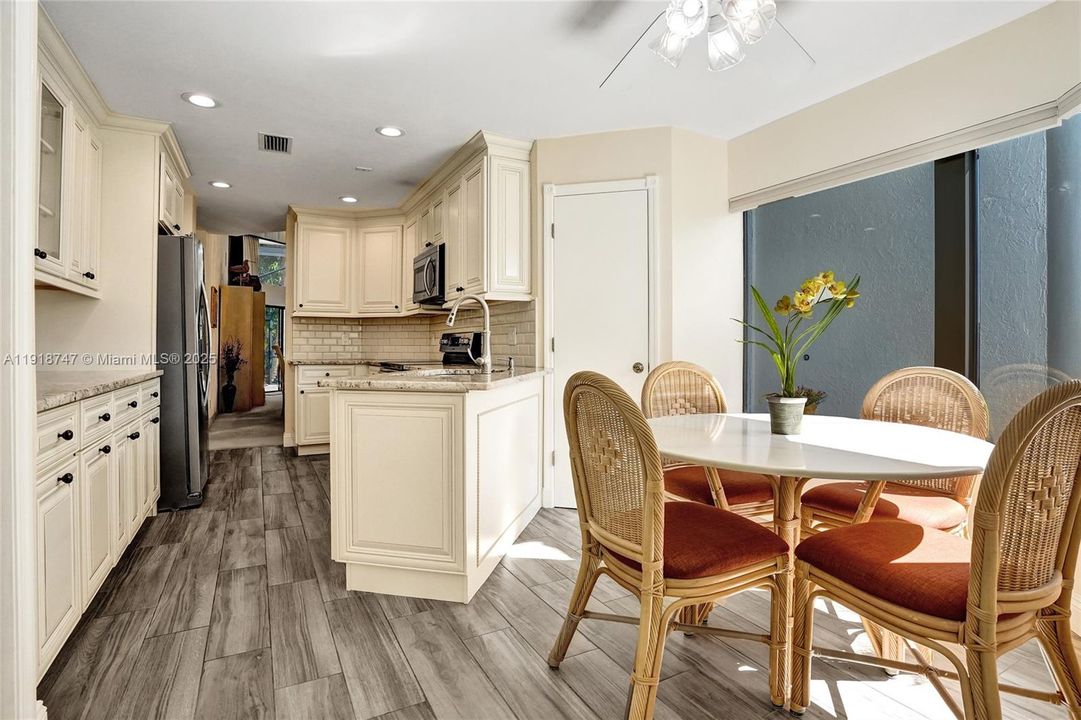 For Sale: $600,000 (3 beds, 2 baths, 1797 Square Feet)