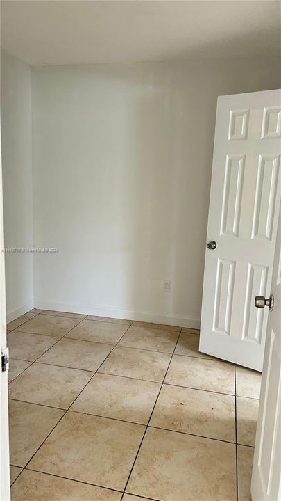 For Rent: $1,850 (2 beds, 1 baths, 642 Square Feet)