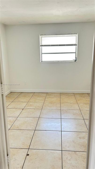 For Rent: $1,850 (2 beds, 1 baths, 642 Square Feet)