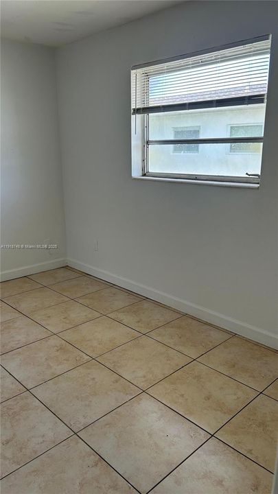 For Rent: $1,850 (2 beds, 1 baths, 642 Square Feet)
