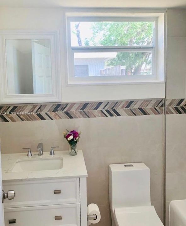 出租: $3,500 (3 贝兹, 2 浴室, 1968 平方英尺)