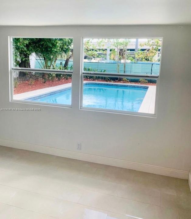 出租: $3,500 (3 贝兹, 2 浴室, 1968 平方英尺)