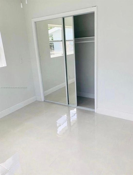 出租: $3,500 (3 贝兹, 2 浴室, 1968 平方英尺)