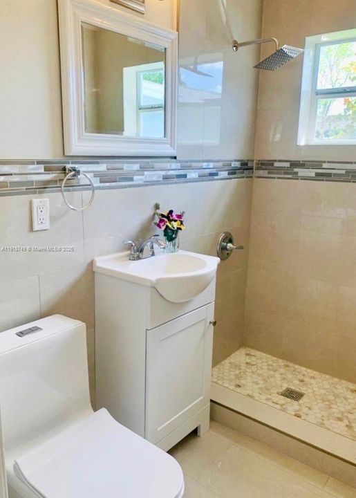 出租: $3,500 (3 贝兹, 2 浴室, 1968 平方英尺)