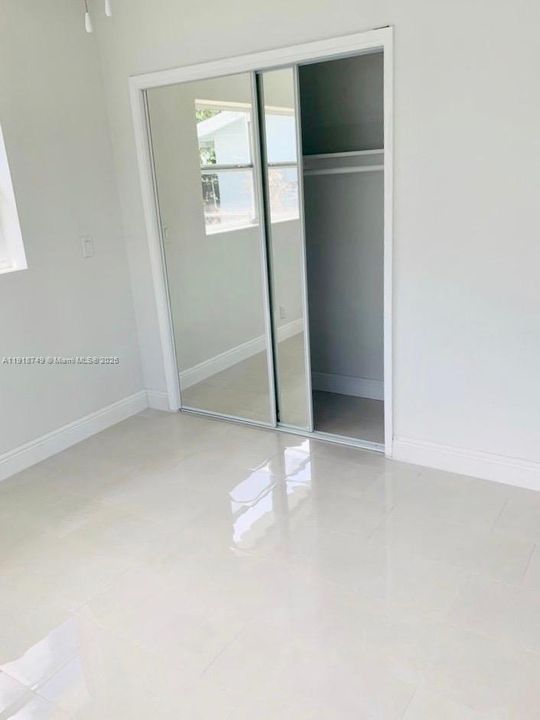 出租: $3,500 (3 贝兹, 2 浴室, 1968 平方英尺)