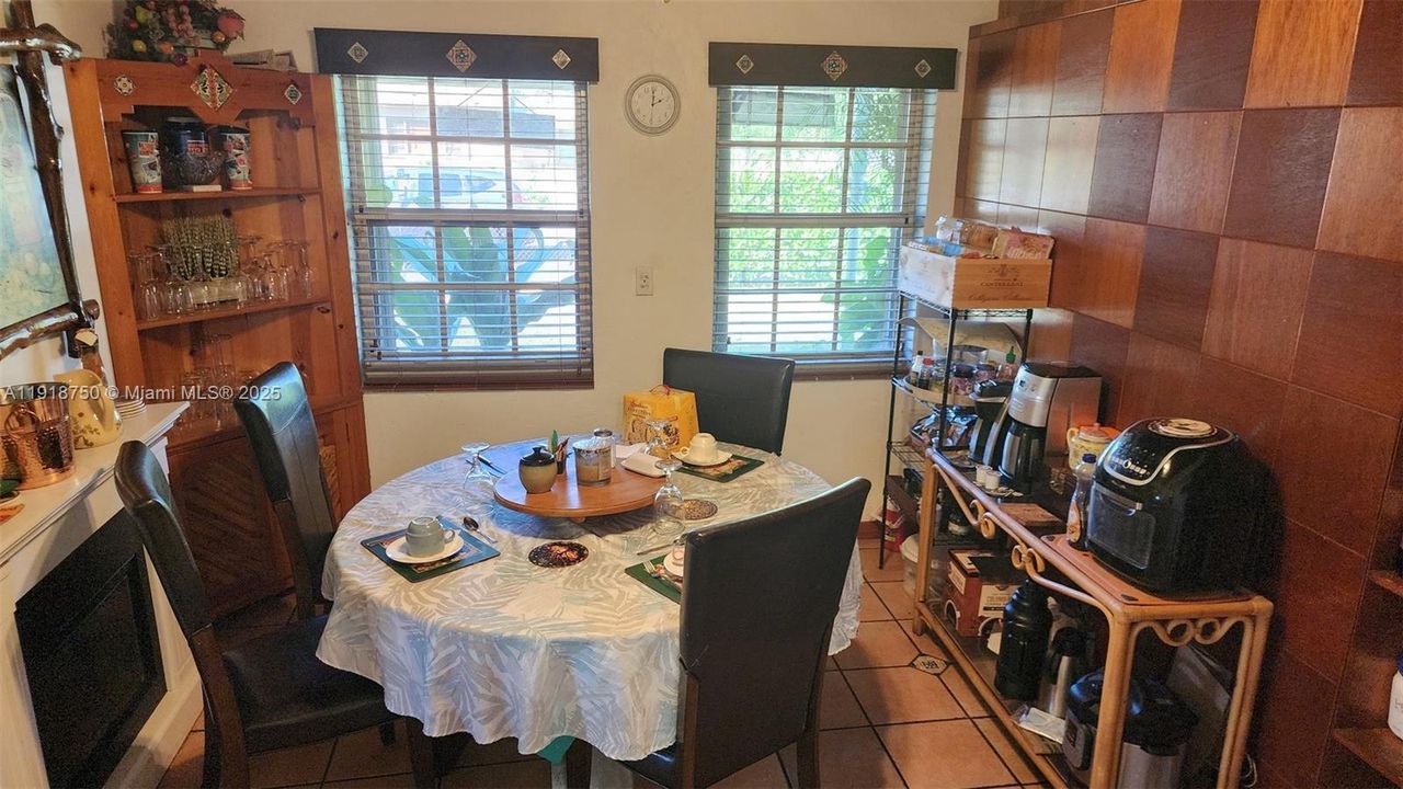 For Sale: $599,000 (3 beds, 1 baths, 1329 Square Feet)