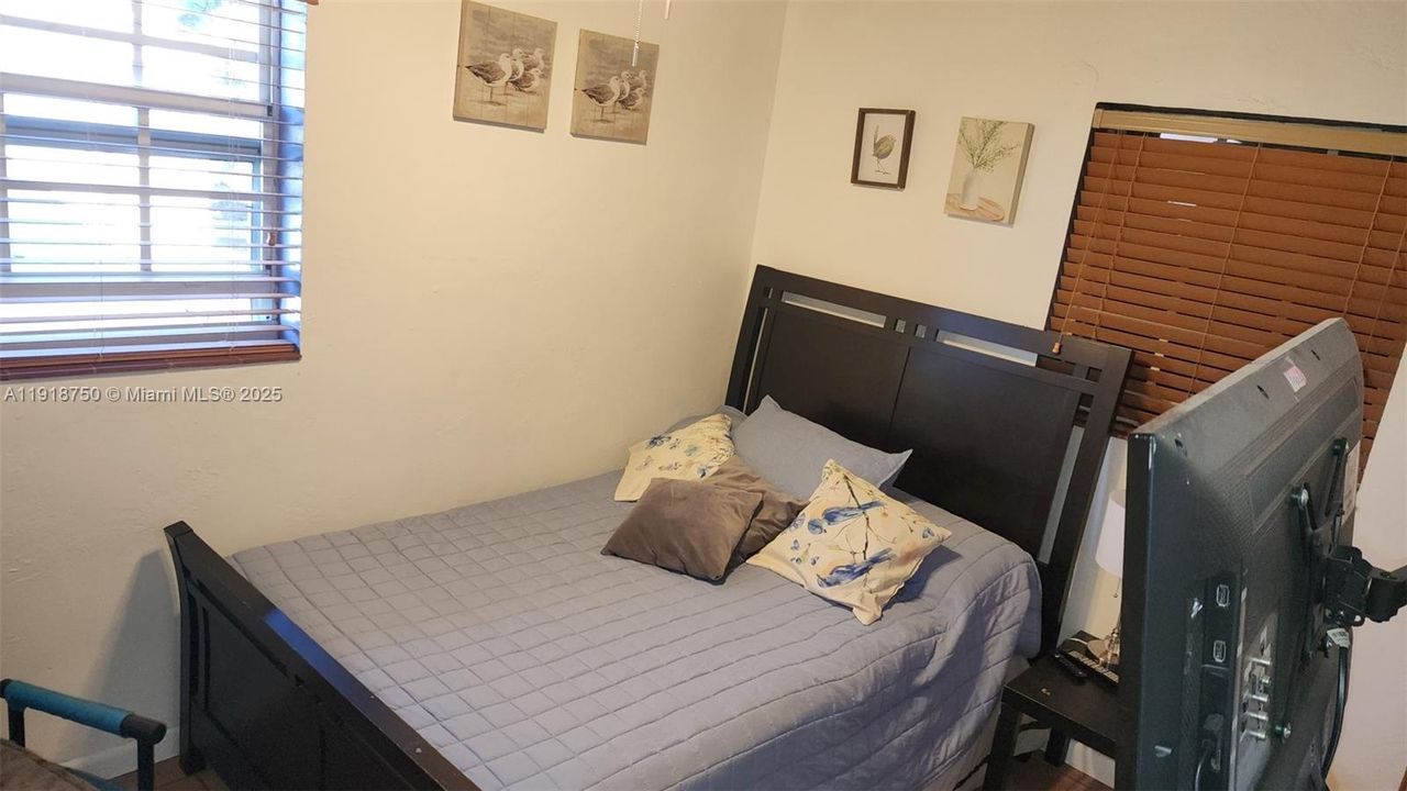 For Sale: $599,000 (3 beds, 1 baths, 1329 Square Feet)