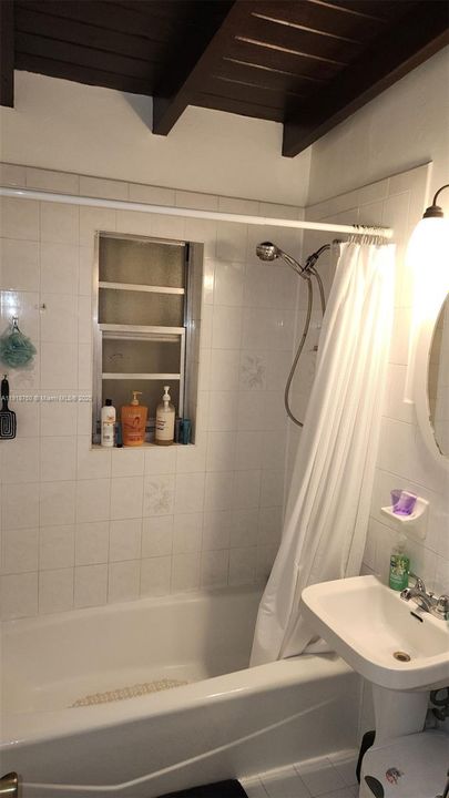 For Sale: $599,000 (3 beds, 1 baths, 1329 Square Feet)