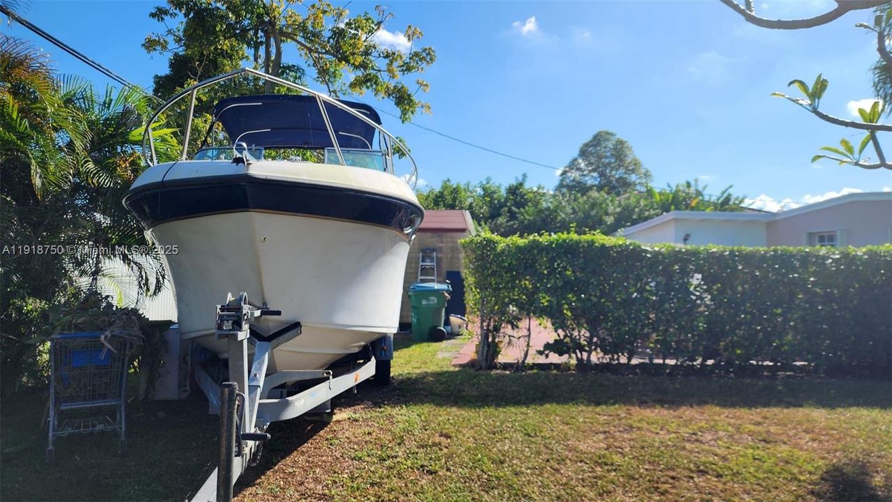 For Sale: $599,000 (3 beds, 1 baths, 1329 Square Feet)