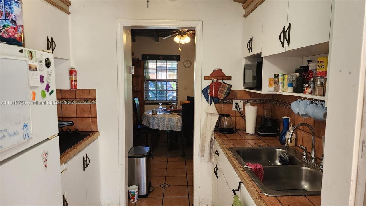 For Sale: $599,000 (3 beds, 1 baths, 1329 Square Feet)