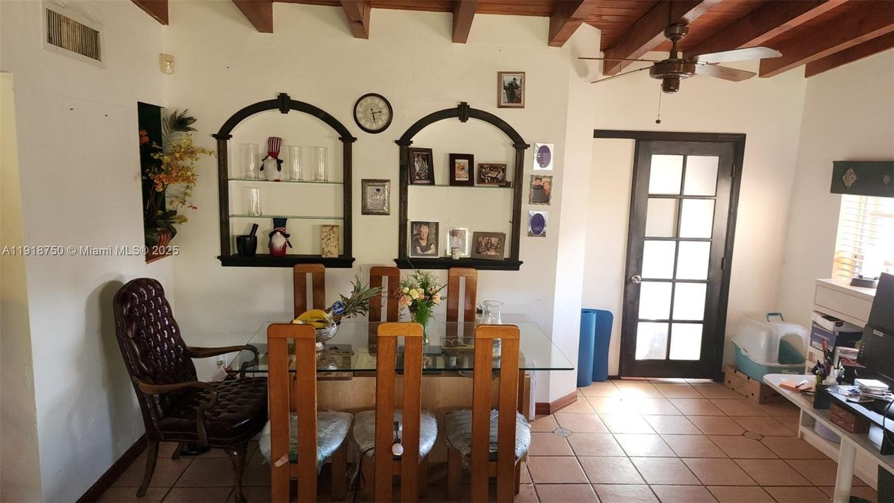 For Sale: $599,000 (3 beds, 1 baths, 1329 Square Feet)