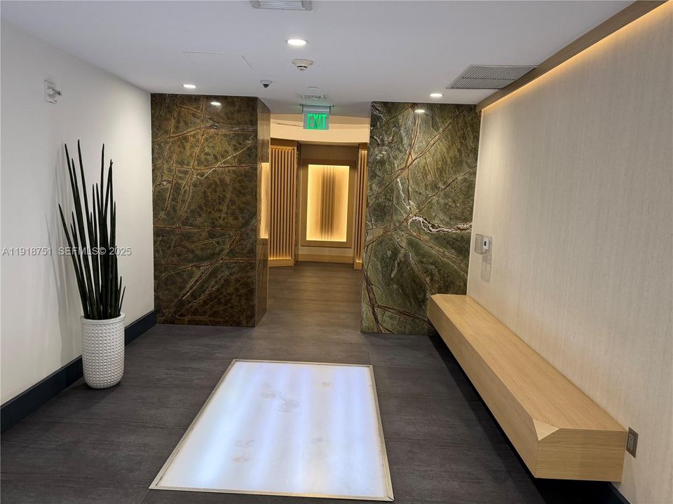 Active With Contract: $4,000 (2 beds, 2 baths, 1129 Square Feet)