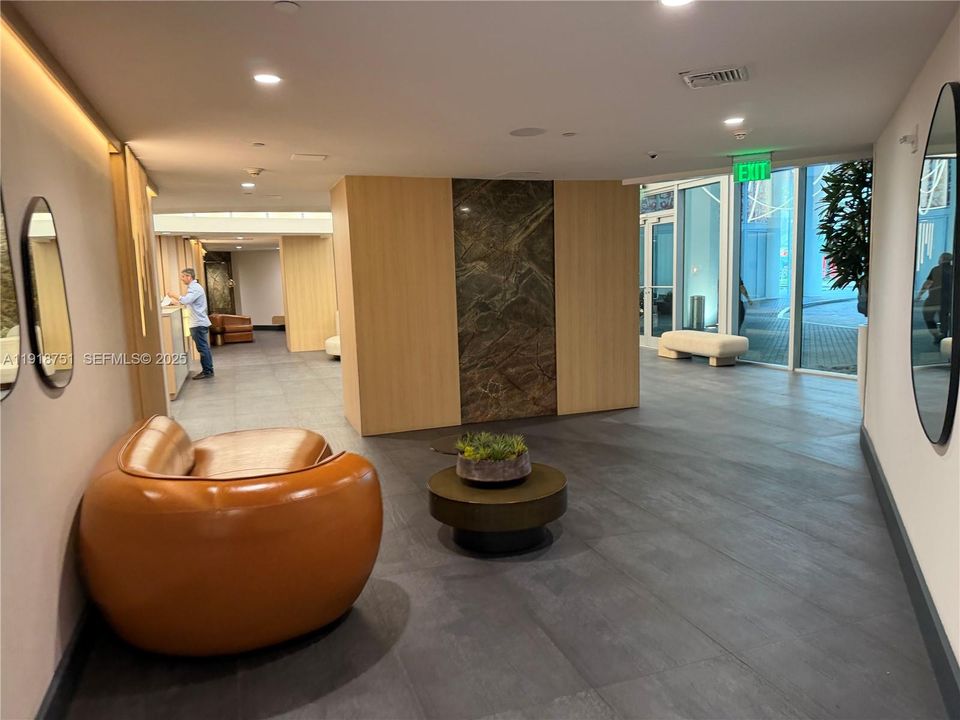 Active With Contract: $4,000 (2 beds, 2 baths, 1129 Square Feet)