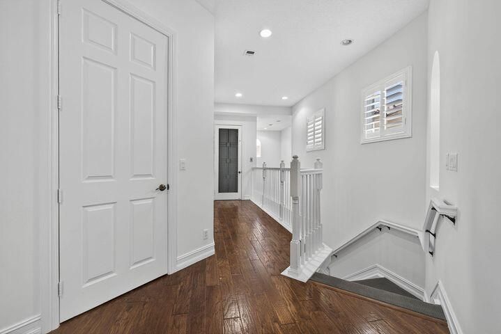 10418 Orchid Second floor landing