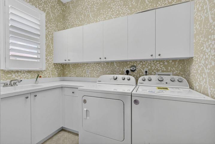 10418 Orchid Laundry Room
