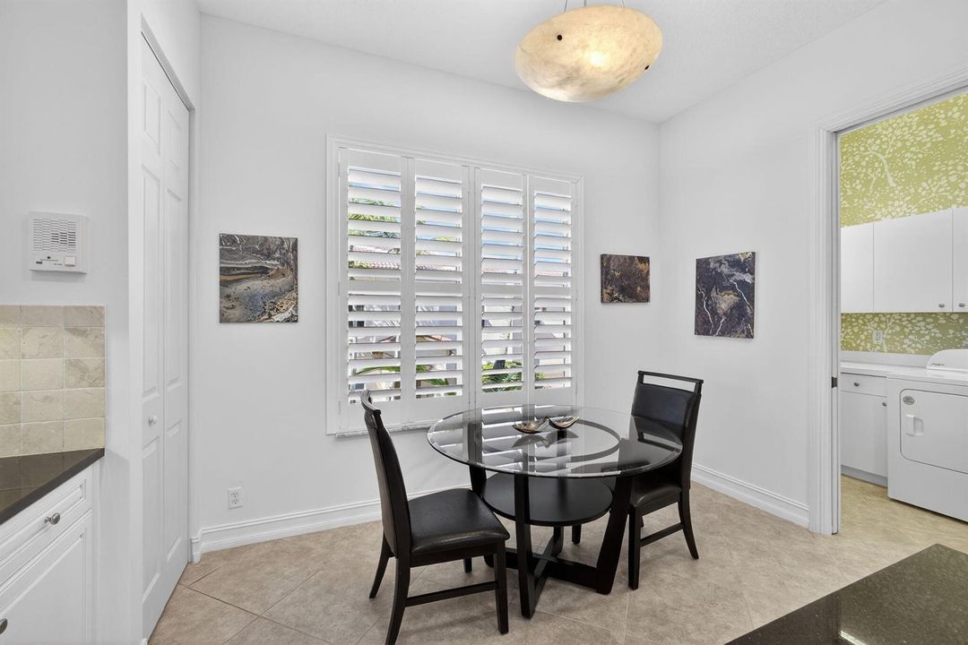10418 kitchen table