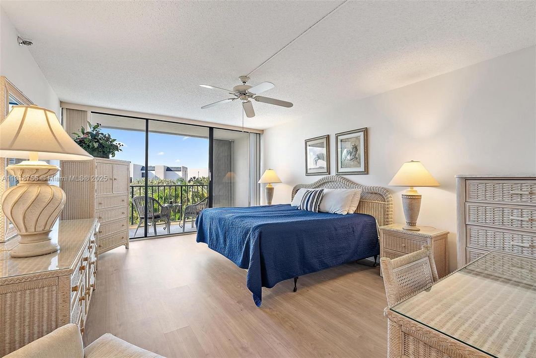 En Venta: $559,000 (2 camas, 2 baños, 0 Pies cuadrados)