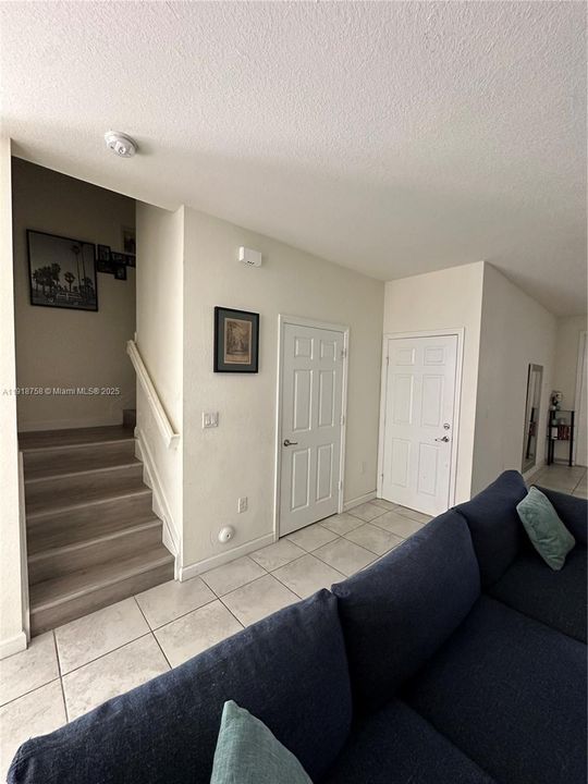 En Venta: $399,000 (3 camas, 2 baños, 1740 Pies cuadrados)